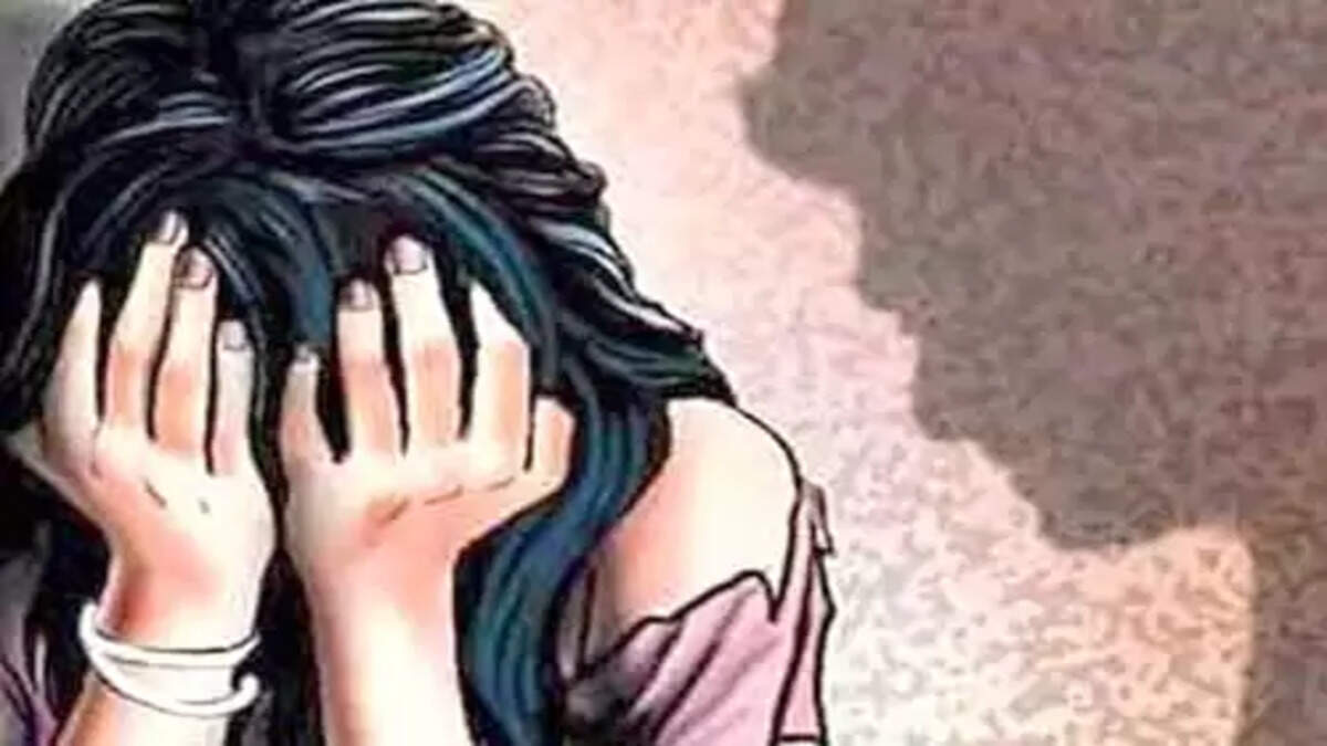 धक्कादायक&hellip; सरकारी नोकरीच्&zwj;या आमिषाने ३० वर्षीय परिचारिकेवर सामूहिक अत्&zwj;याचार!