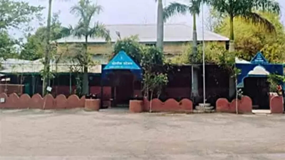 जळगाव जामोदमध्ये पती-पत्&zwj;नीचा राडा!; परस्परविरोधी तक्रारीवरून चौघांविरुद्ध गुन्&zwj;हा दाखल