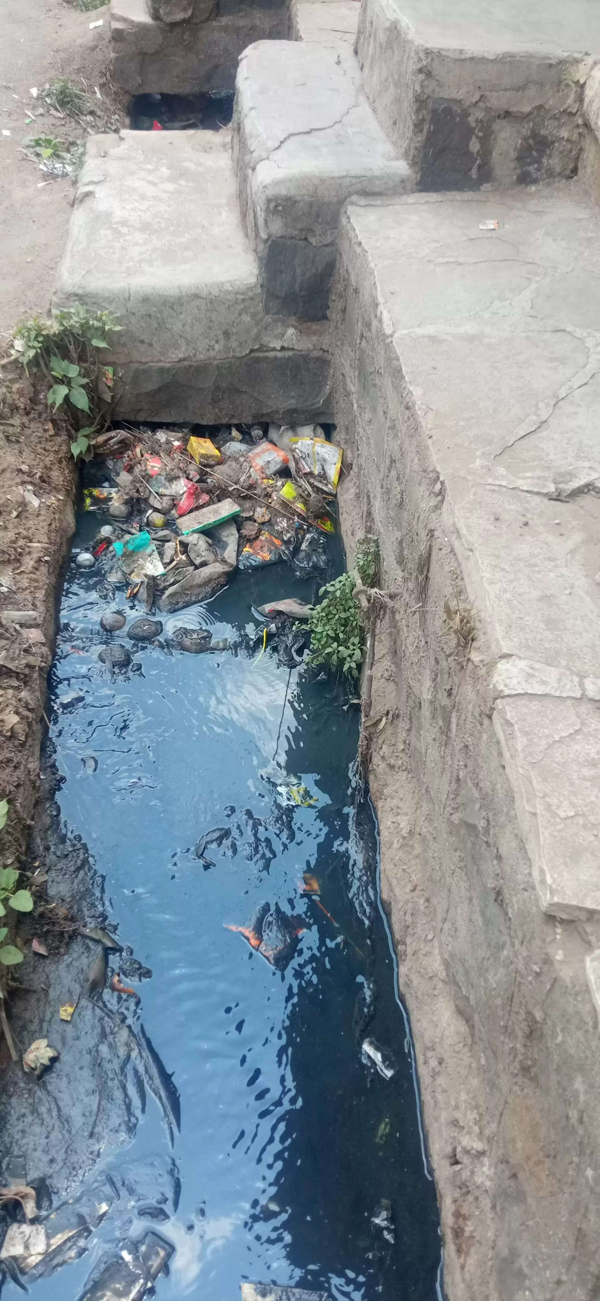 लोणार मध्ये घाणीचे साम्राज्य