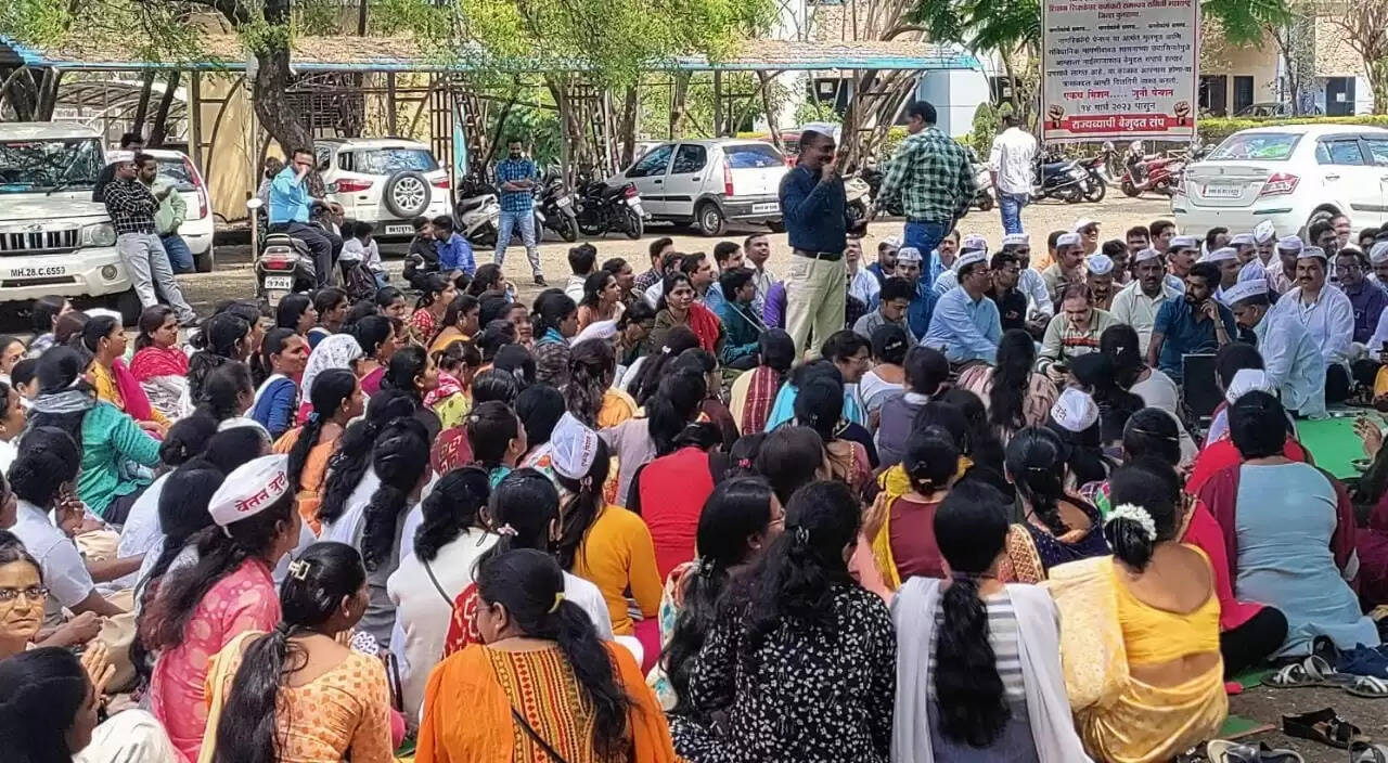 crowd